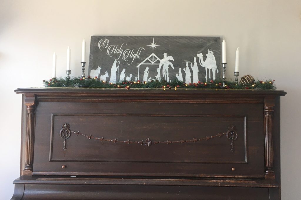 piano christmas decor